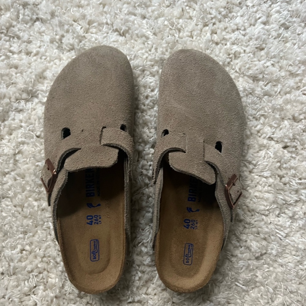 Birkenstock Boston clogs in taupe